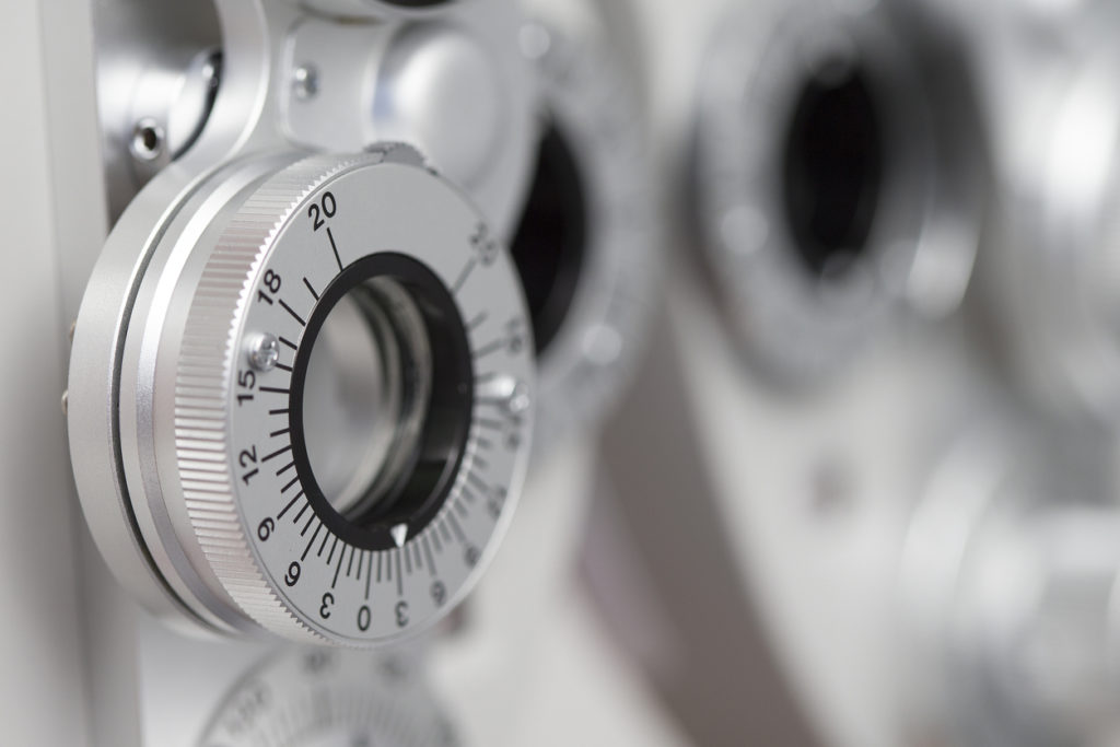 Optometrist or Ophthalmologist: How to Choose the Right Eye Doctor
